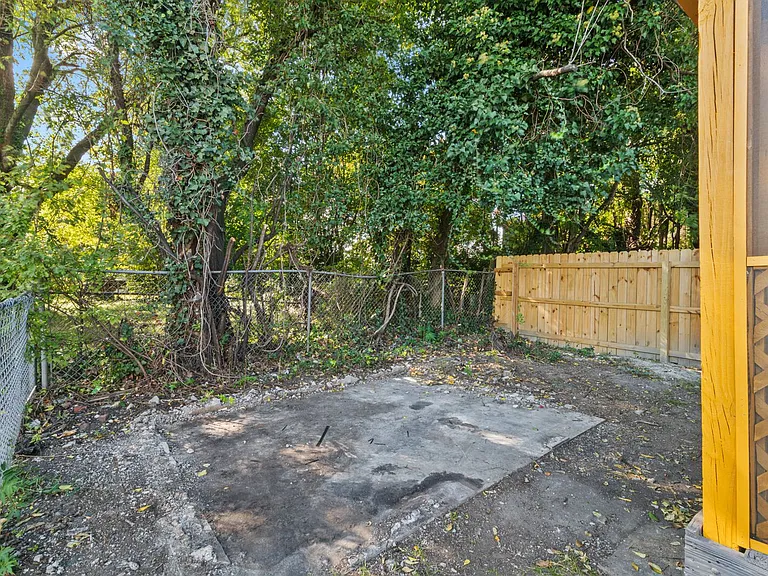 2207 Marshall Ave — Photo 35