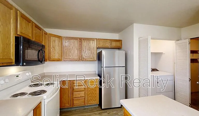4950 Universal Hts — Photo 6