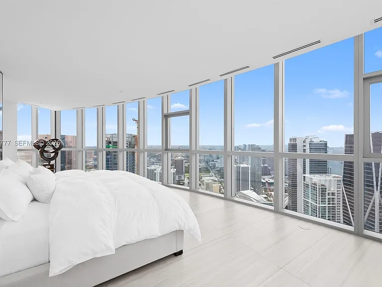 851 NE 1st Ave #Penthouse 5700 — Photo 26