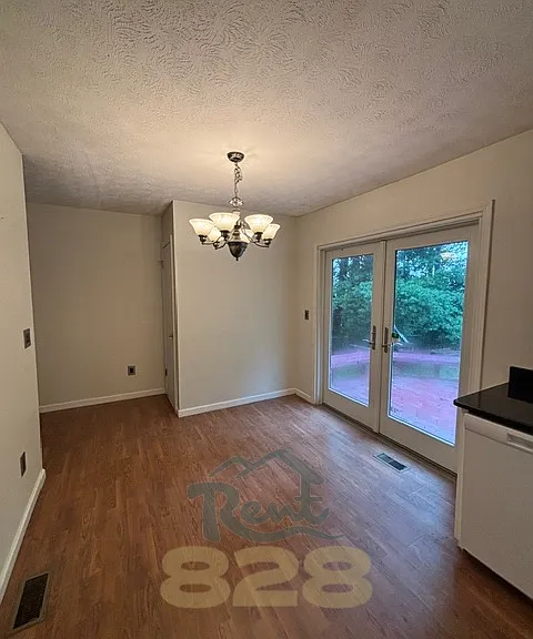 dining area off kitchen