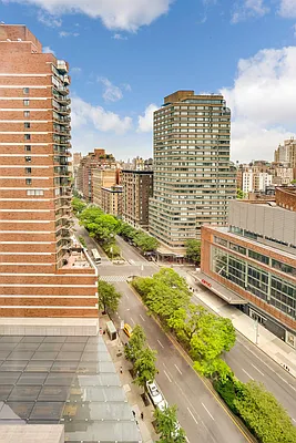 Rented by Compass | media 24