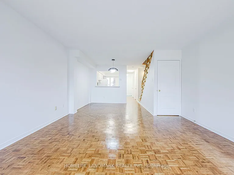 25 Warner Ave — Photo 11