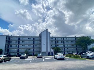 8740 N Sherman Cir APT 403, Hollywood, FL 33025