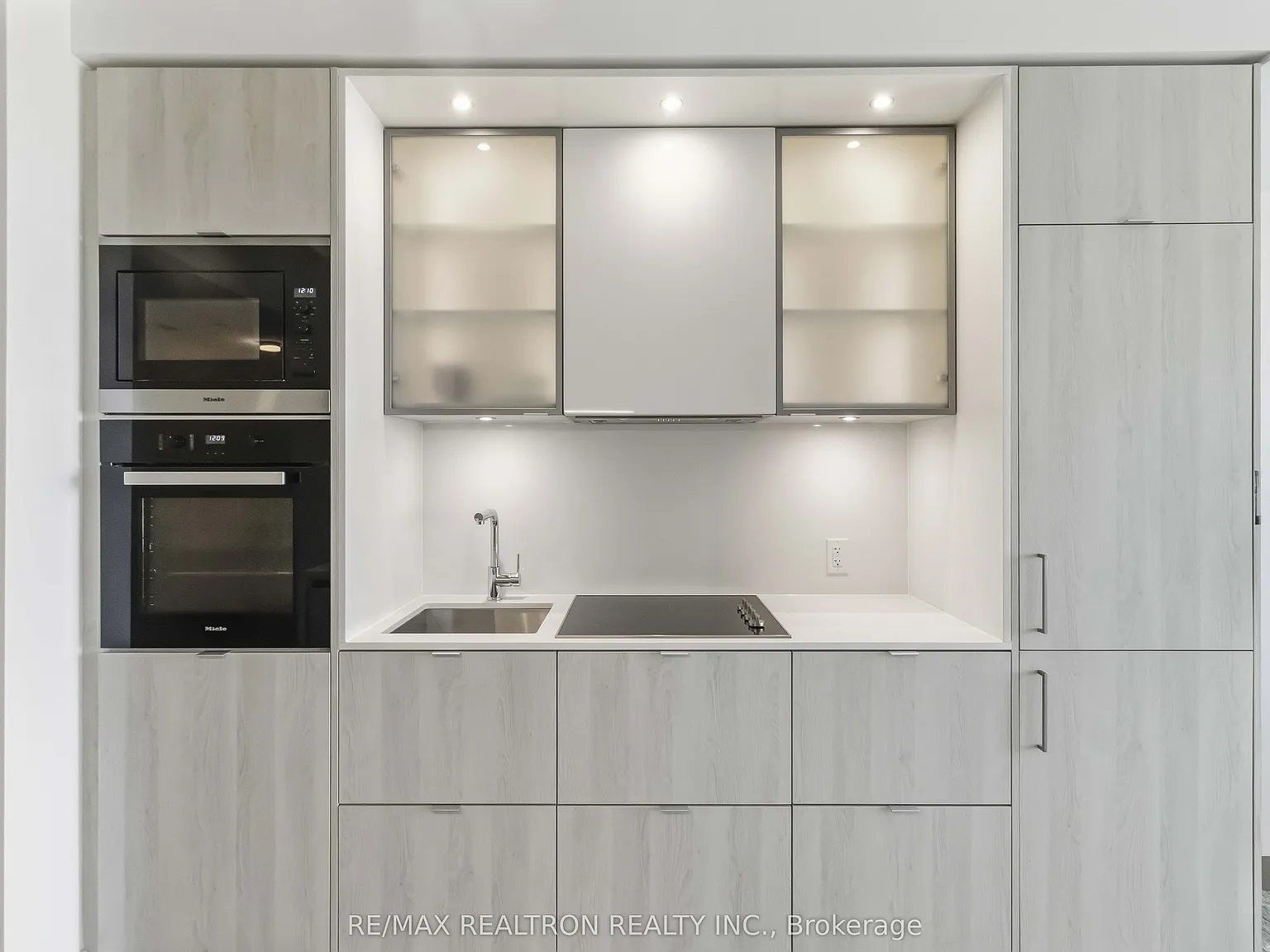 2 bed, $3,100 — Photo 3
