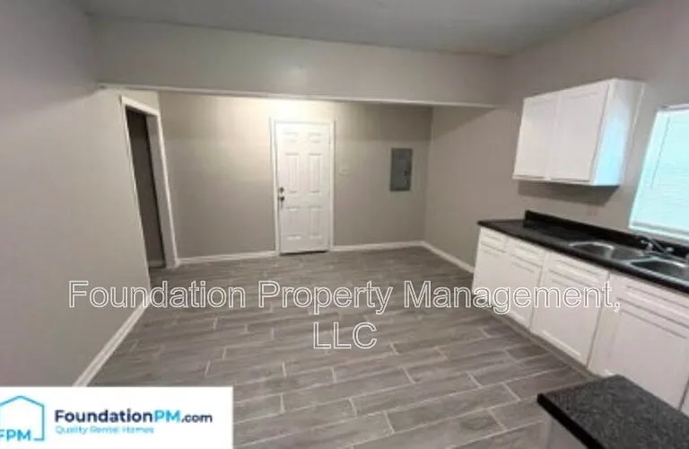 735 Roanoke Ave — Photo 4