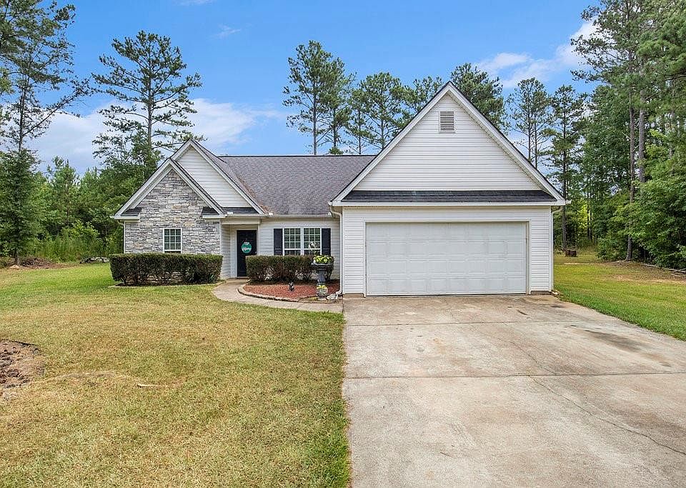 1st image of 475 Meadows Dr