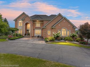 3009 Stone Meadow Dr, Milford, MI 48380