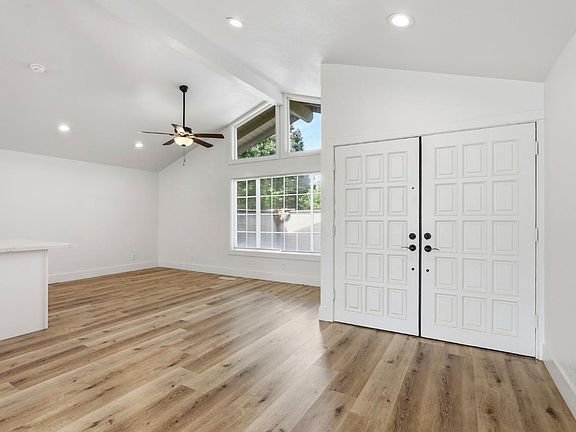 4th image of 10716 Davis Rd
