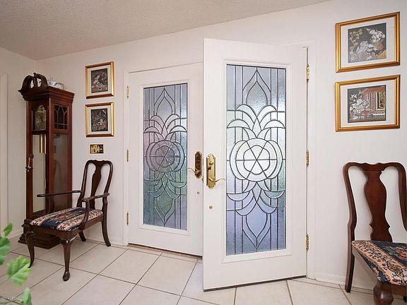 Very warm and welcoming foyer