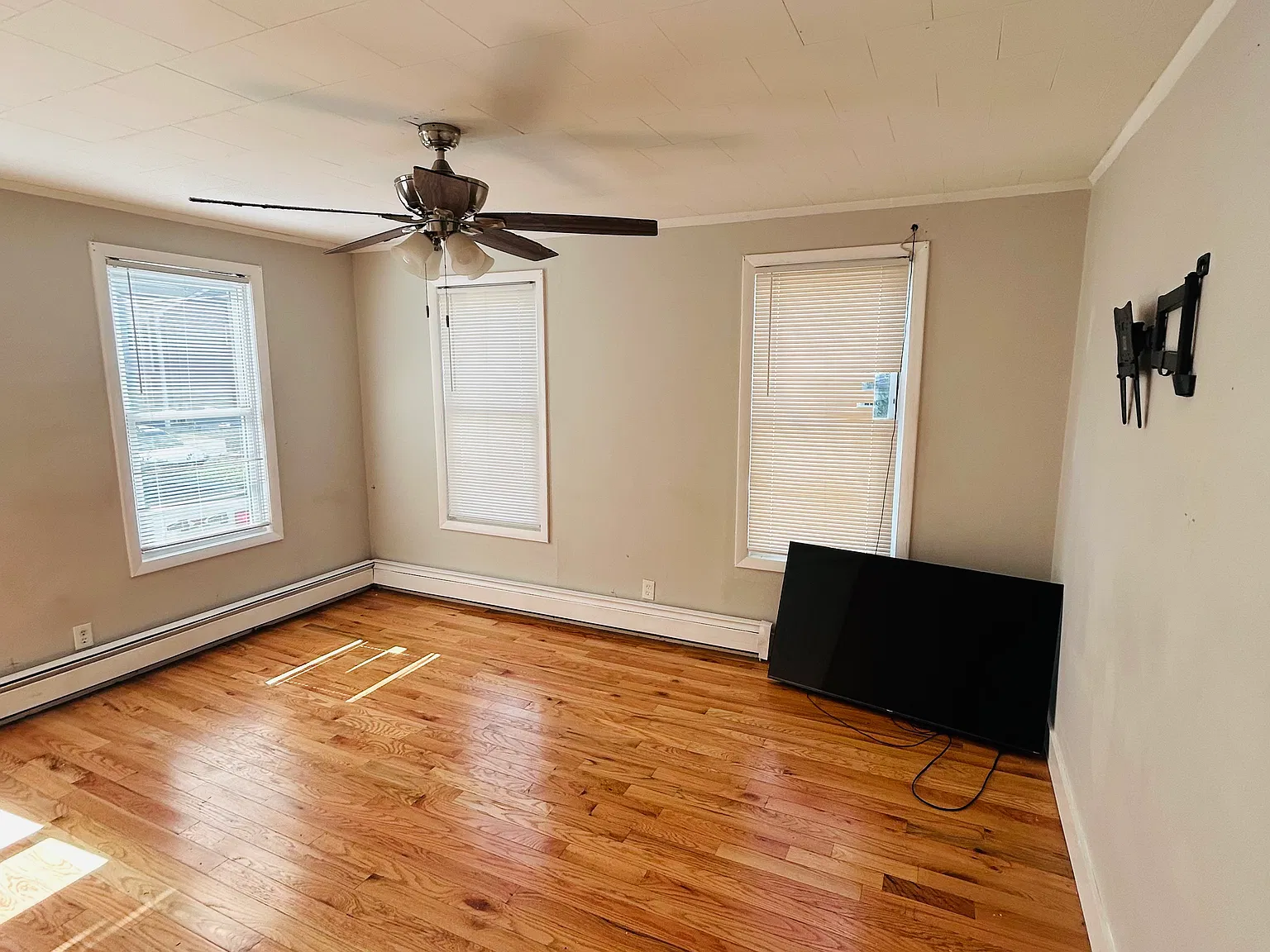 2 bed, $1,900 — Photo 3
