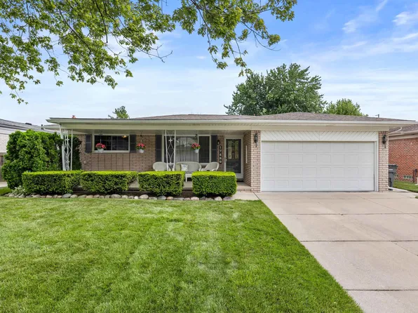 17489 Contesti Dr, Clinton Township, MI 48035