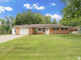 9868 Pamela Dr, Temperance, MI 48182