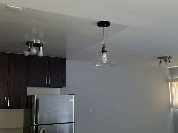 2nd image of 1925 W 20th St APT 203