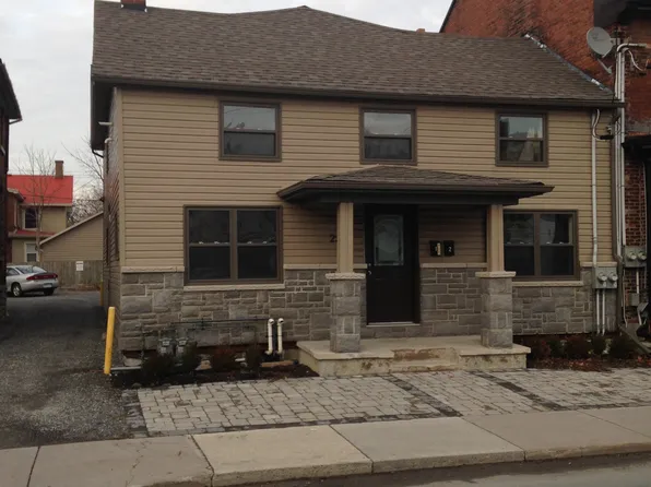 253 Queen St #1, Kingston, ON K7K 1B5