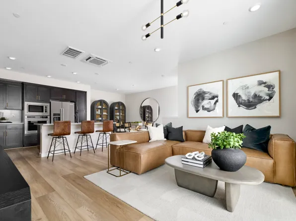 Plan 5 Plan, The District