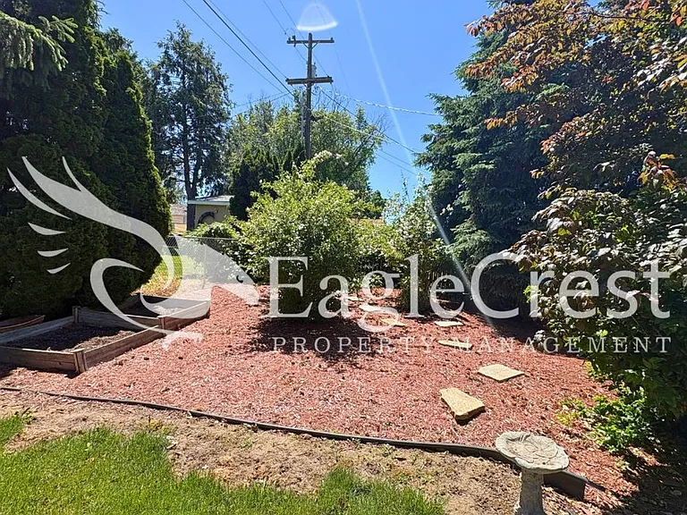 924 Shasta Dr — Photo 29