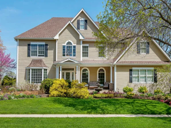 25W176 Mayflower Ave, Naperville, IL 60540