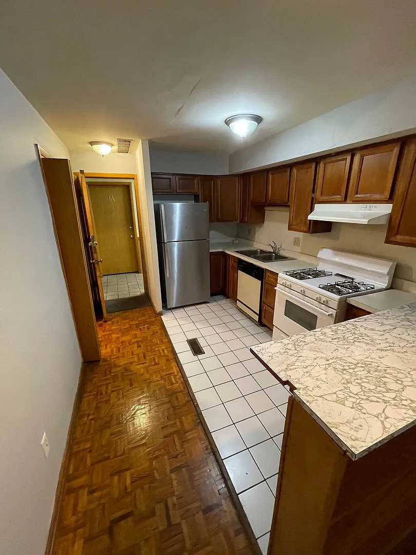 North Campus 2 bedroom 1 bath apartments — Photo 1