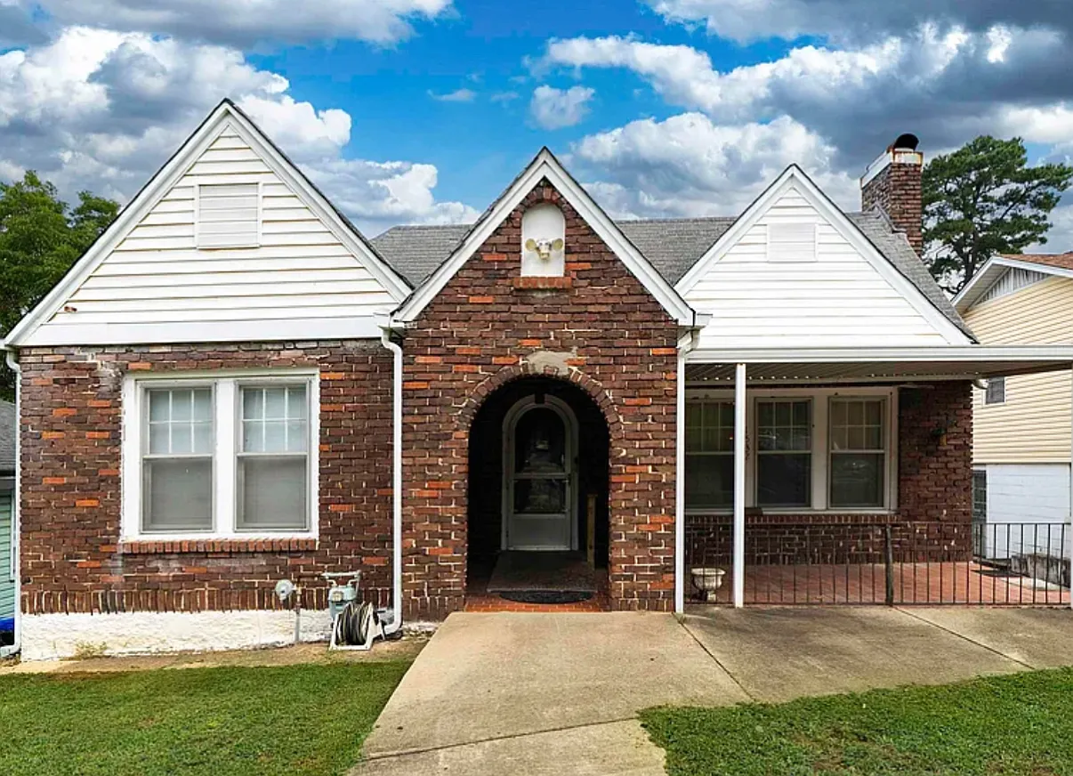 1532 Graymont Avenue West - 1 — Photo 1