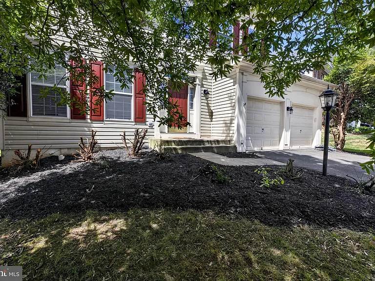 9036 Woodpecker Ct — Photo 37