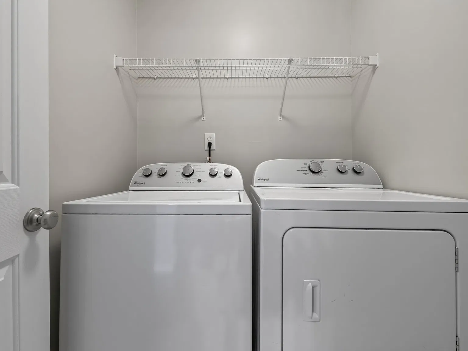 3 bed, 2300 sqft, $2,495 — Photo 4