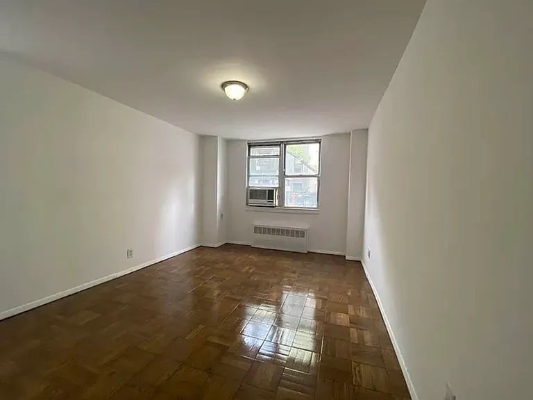 240 E 35th St #1G — Photo 5