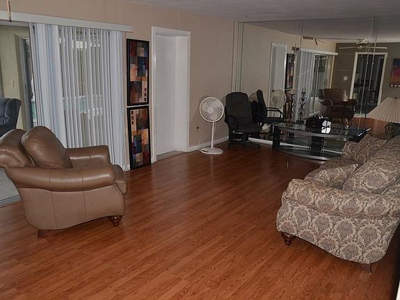 3rd image of 8406 Boulder Pl