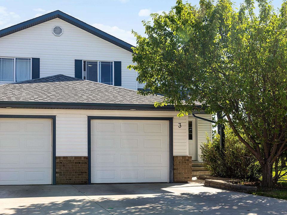 1st image of 450 Hyndman Cres NW #3