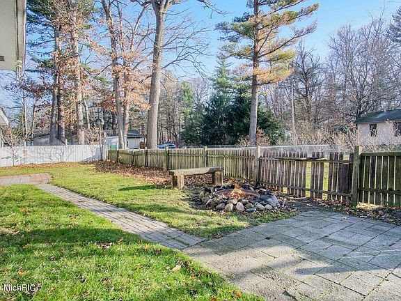 5th image of 15226 2nd St
