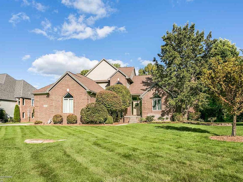 1st image of 5432 Shorewood Dr #64