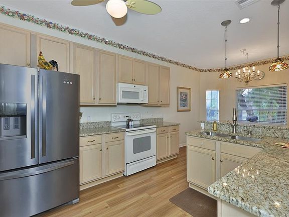 2nd image of 4465 Strathmore Dr
