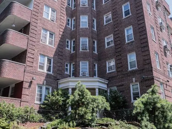 1620 Avenue I image 1 of 6