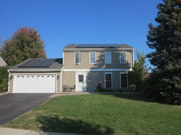 580 Waterford Dr, Lake Zurich, IL 60047