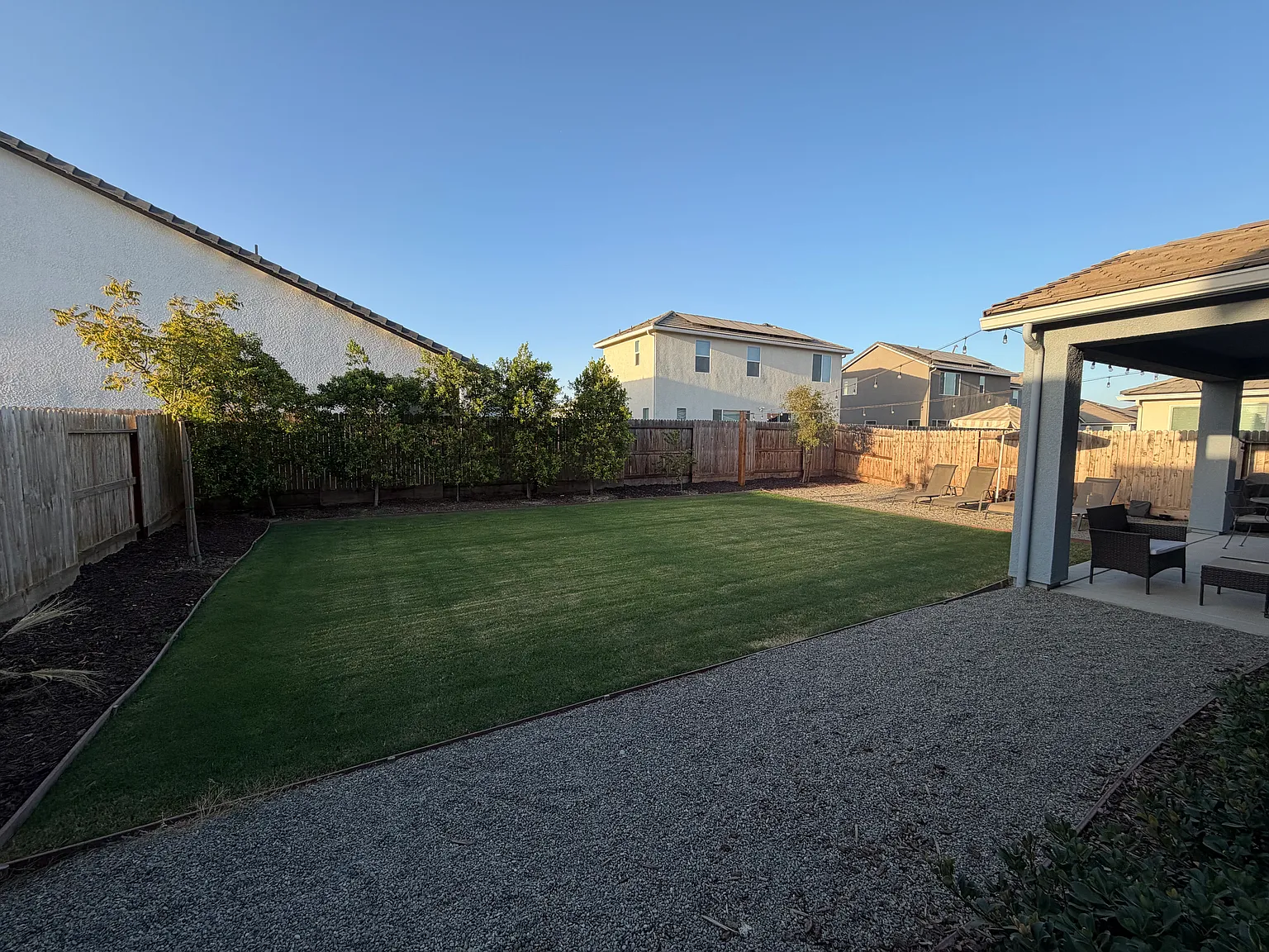 3 bed, 2.5 bath, 1849 sqft, $3,200 — Photo 4