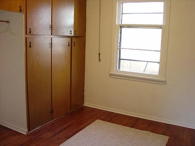 4 bed, 1100 sqft, $3,595 — Photo 2