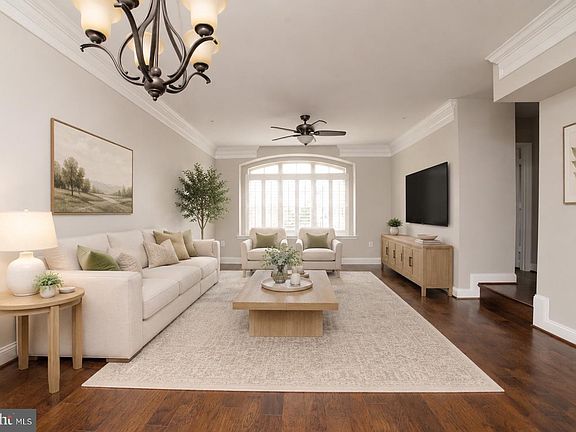 5th image of 102 Vanguard Ln