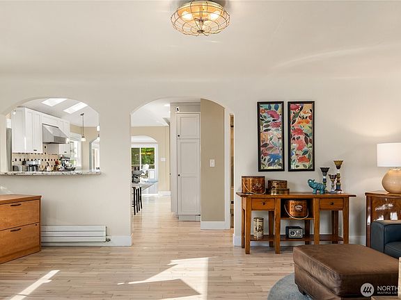 2nd image of 4014 SW 98th Street