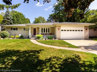 53402 Wolf Dr, Shelby Township, MI