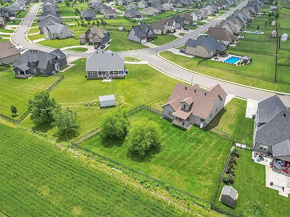 4th image of 705 High Plains Dr