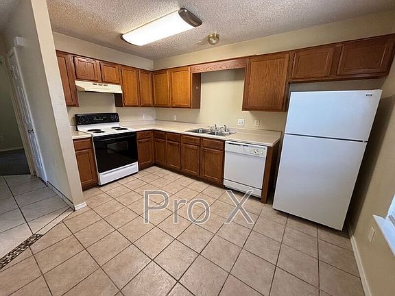 4th image of 3503 SW Victoria Pl APT 1