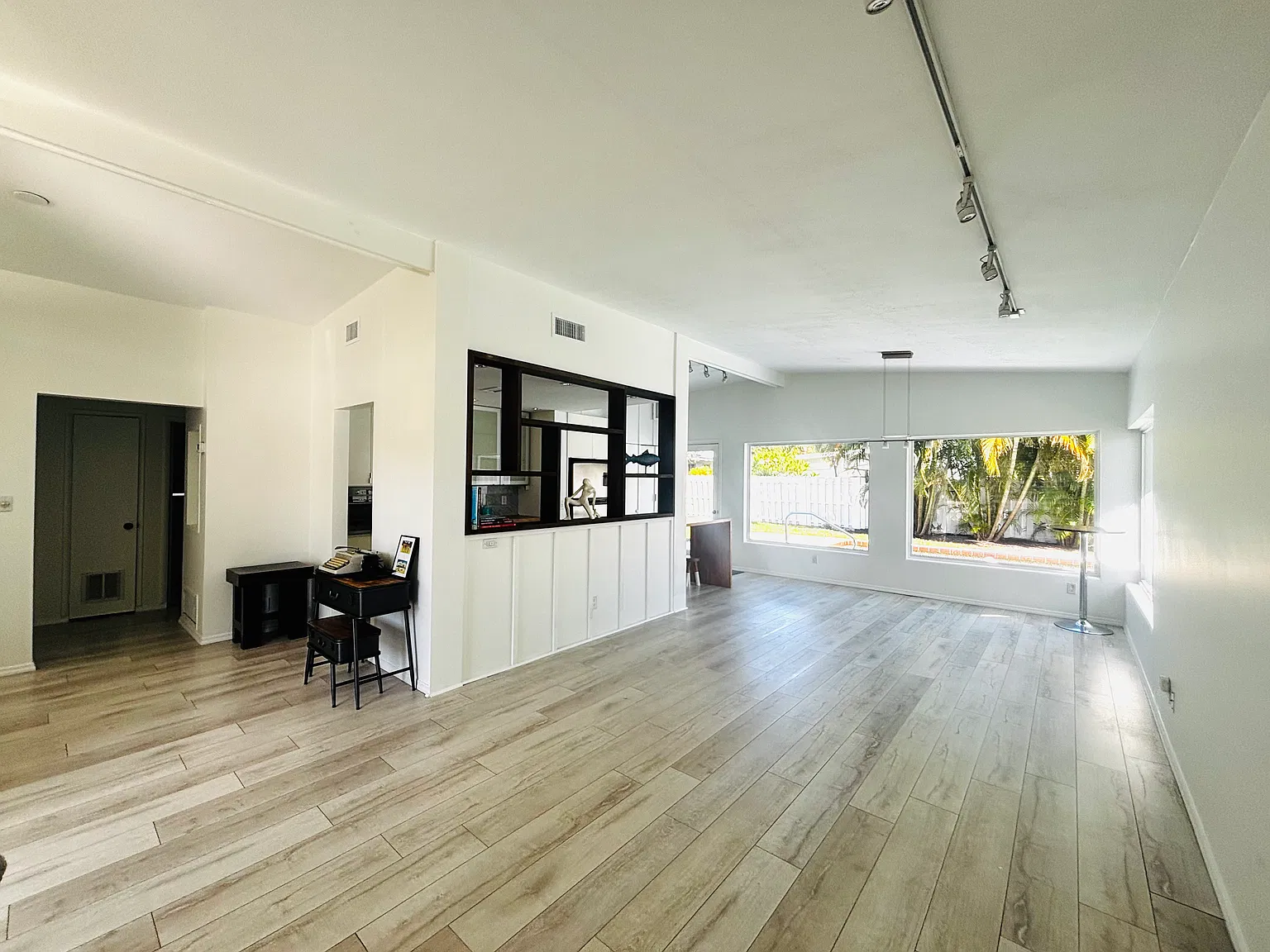 2911 Wood St — Photo 4