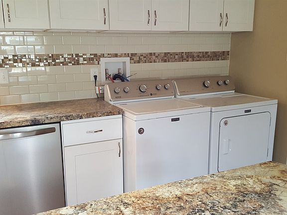 5th image of 803 Amhurst Ave