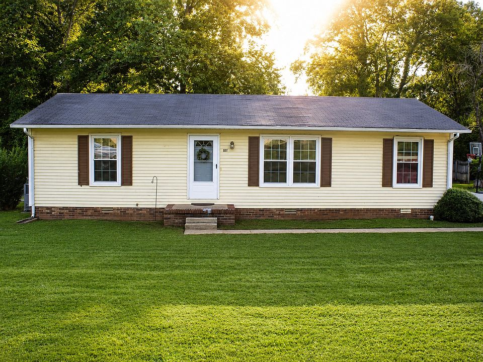 1st image of 701 Herb Dr
