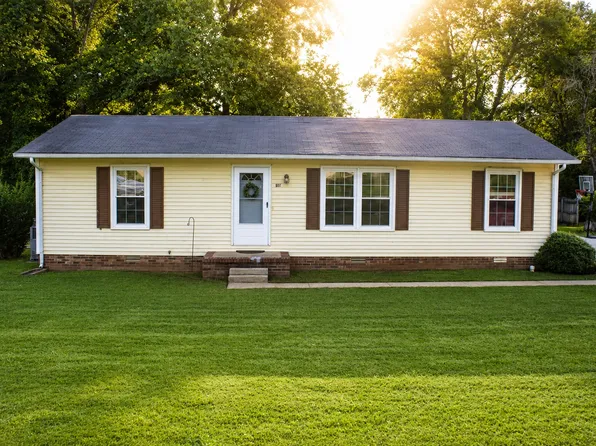 701 Herb Dr, Lawrenceburg, TN 38464