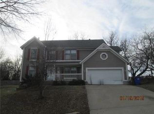 11404 S Parkwood Dr, Olathe, KS 66061