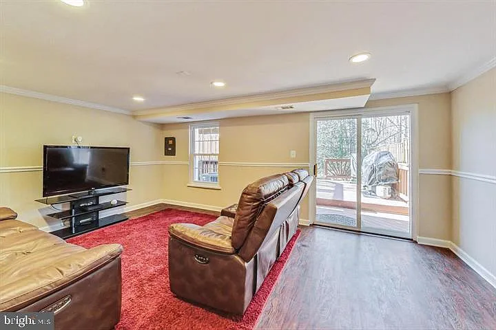 6415 Old Scotts Ct — Photo 15