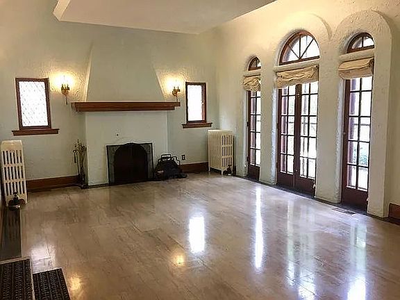 2nd image of 1309 S Crescent Ave