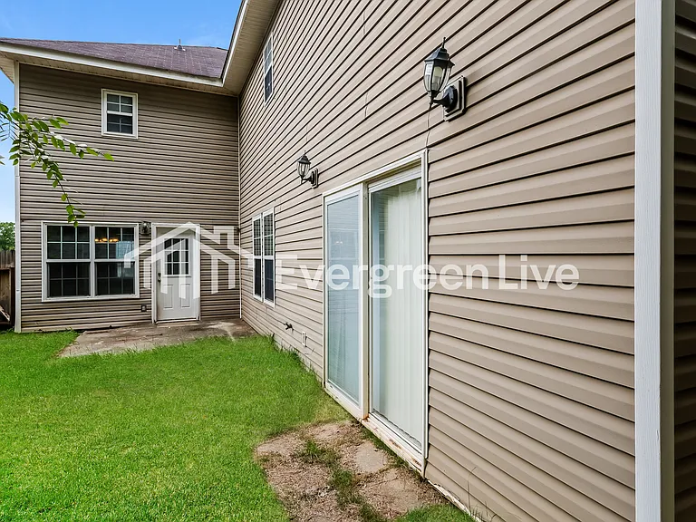 141 Hammond Place Cir — Photo 13