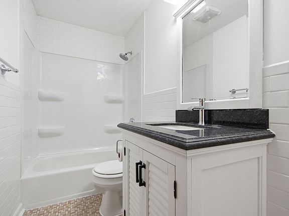 5th image of 1439 McAfee St #1