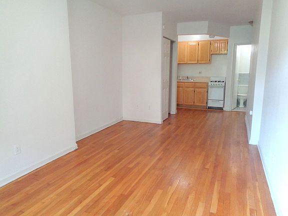 3rd image of 246 W 21st St #2B